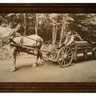 Exposition qui met en évidence les liens qui unissent l'artisan et l'artiste.