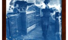 Exposition qui met en évidence les liens qui unissent l'artisan et l'artiste.