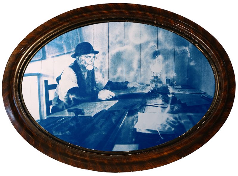 Exposition qui met en évidence les liens qui unissent l'artisan et l'artiste.