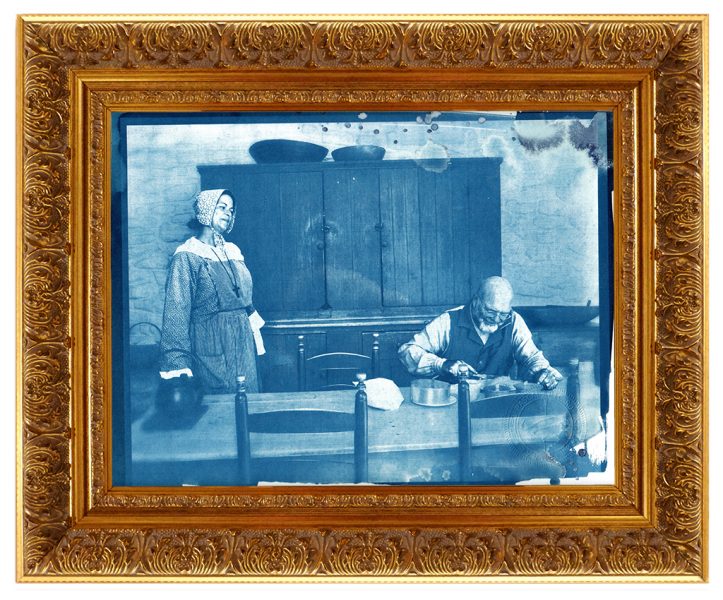 Exposition qui met en évidence les liens qui unissent l'artisan et l'artiste.