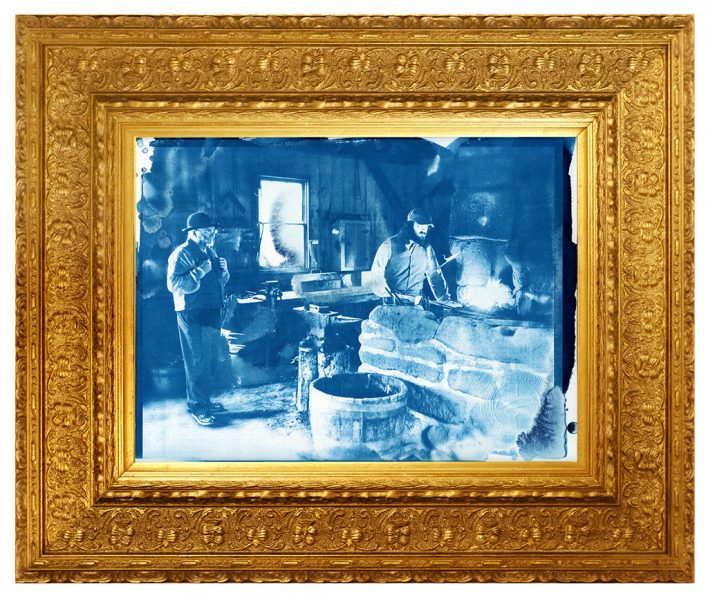 Exposition qui met en évidence les liens qui unissent l'artisan et l'artiste.