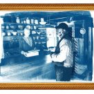 Exposition qui met en évidence les liens qui unissent l'artisan et l'artiste.