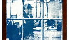 Exposition qui met en évidence les liens qui unissent l'artisan et l'artiste.