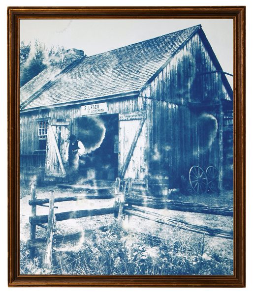 Exposition qui met en évidence les liens qui unissent l'artisan et l'artiste.