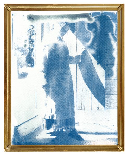 Exposition qui met en évidence les liens qui unissent l'artisan et l'artiste.