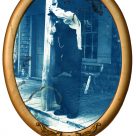 Exposition qui met en évidence les liens qui unissent l'artisan et l'artiste.