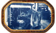 Exposition qui met en évidence les liens qui unissent l'artisan et l'artiste.